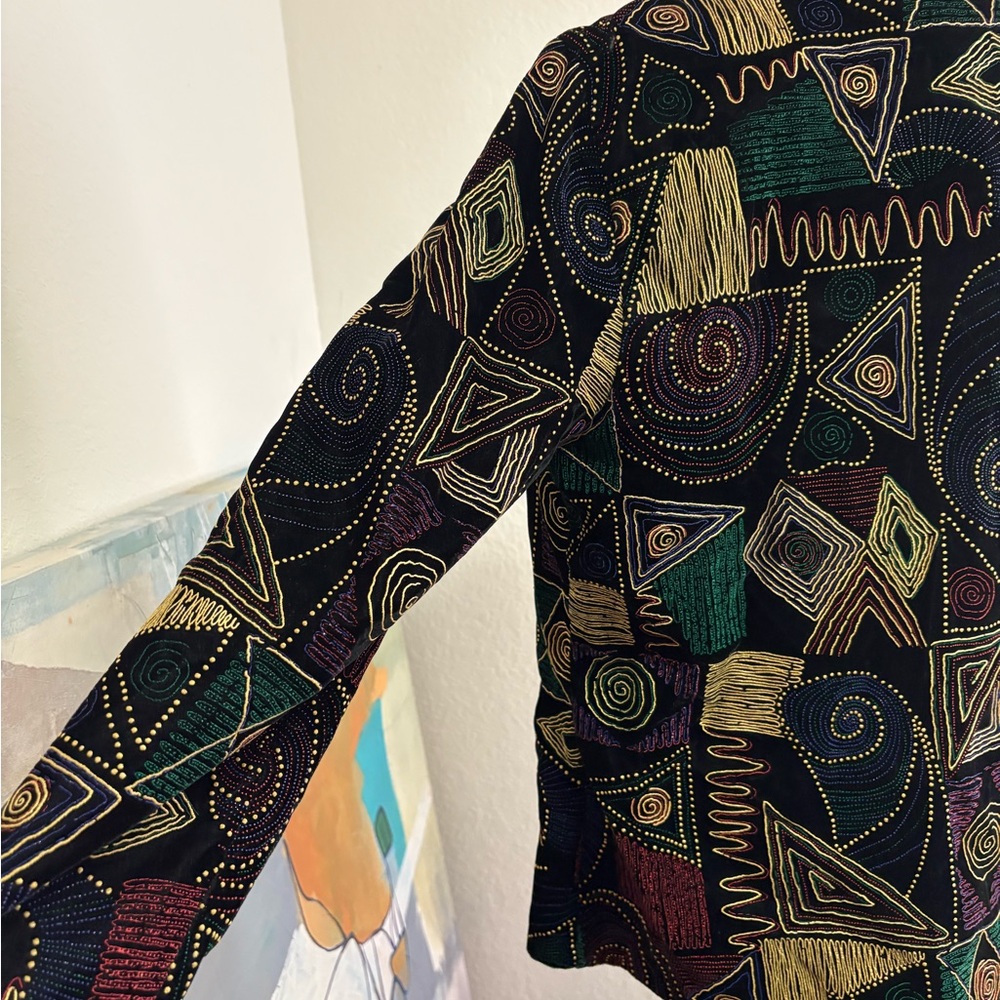 Colorful Geometric Patterned Jacket - Picture 6 of 8